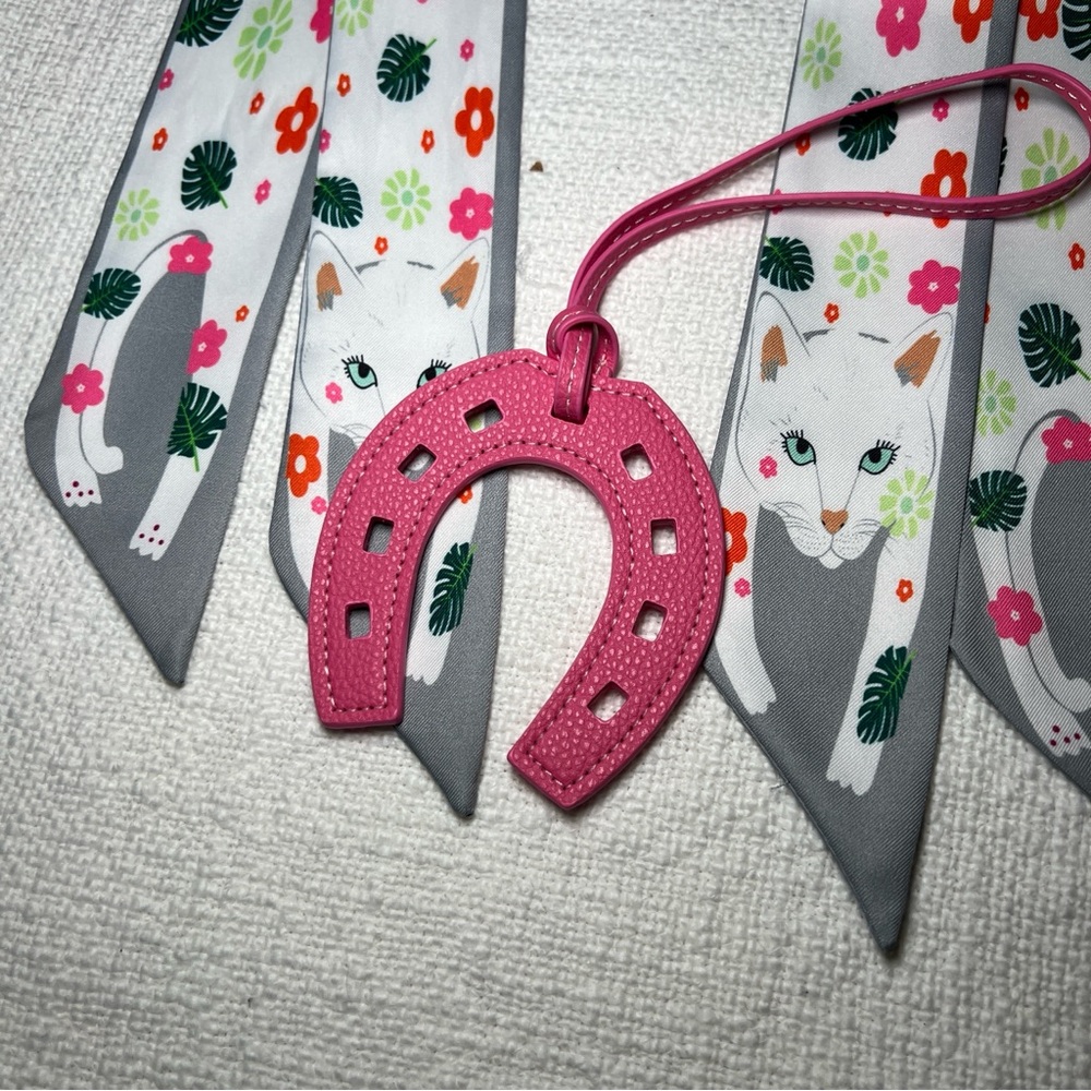 Cat Twilly Set & Lucky Horseshoe Charm - Picture 11 of 13